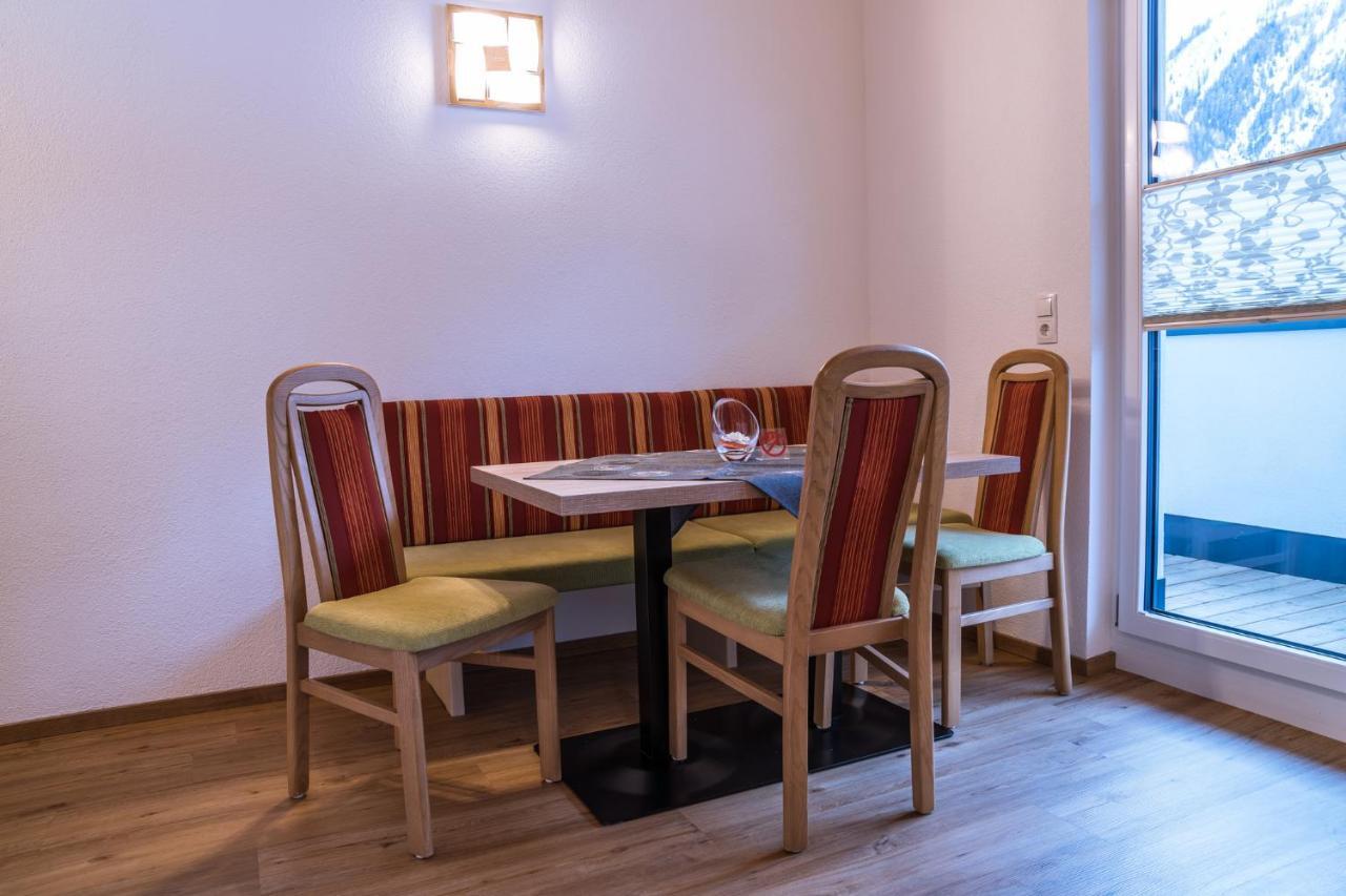Gaestehaus Runhof Langenfeld Ruang foto