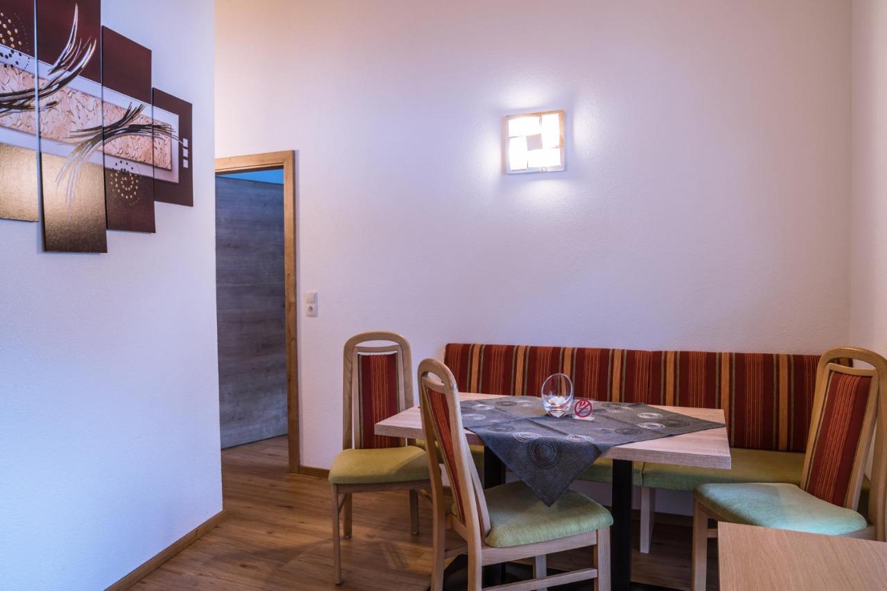 Gaestehaus Runhof Langenfeld Ruang foto